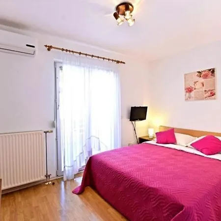 Apartment Ferienwohnung Fuer 2 Personen Ca 20 Qm In Porec, Istrien Istrische Riviera Porec