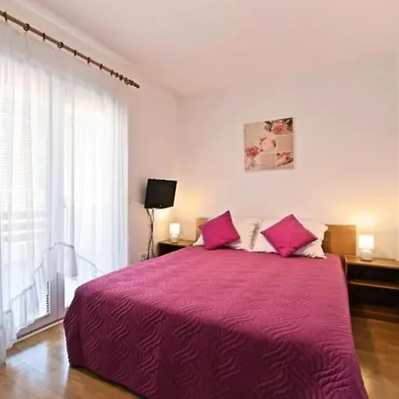 Apartment Ferienwohnung Fuer 2 Personen Ca 20 Qm In Porec, Istrien Istrische Riviera
